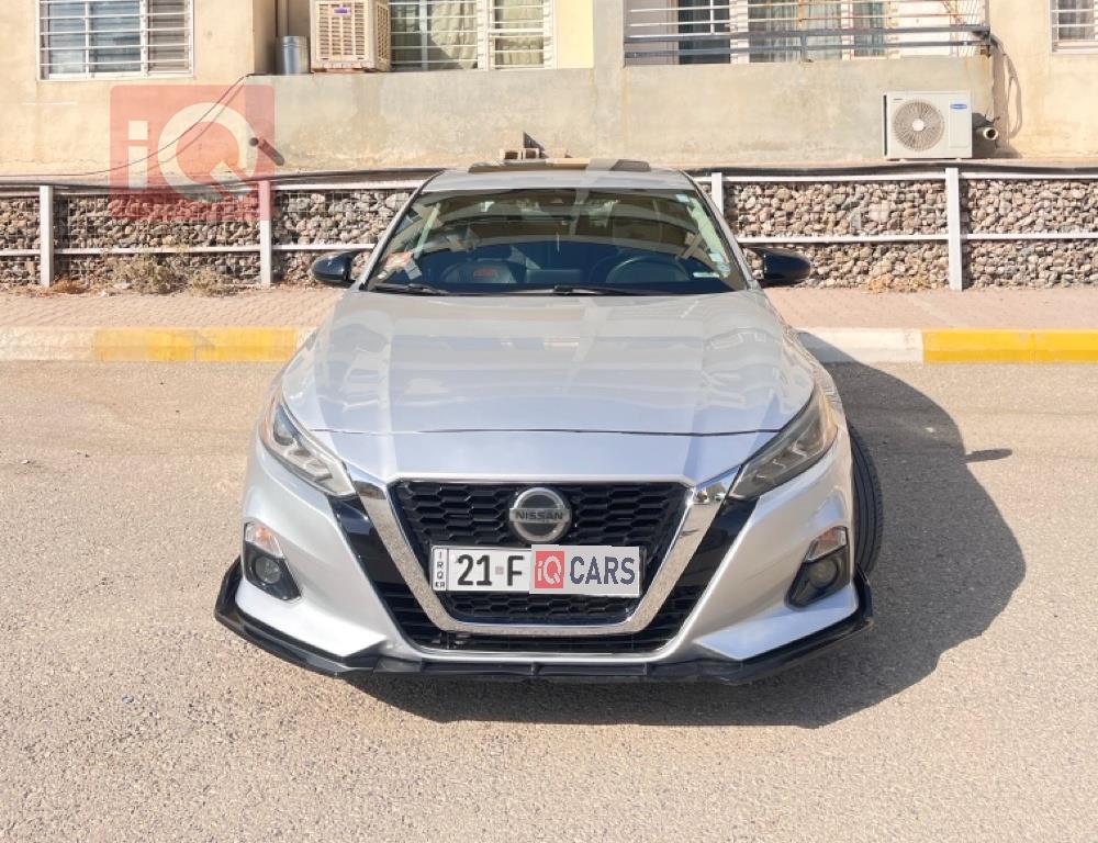 نيسان ألتيما